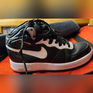 VINTAGE WOMENS AIR JORDANS SIZE 7.5 BLACK DN4167-991 NO BOX